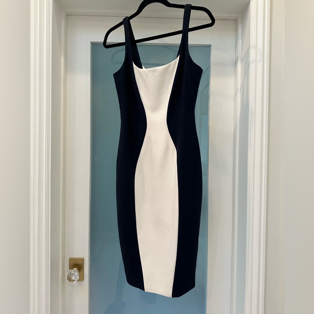 Very flattering midi dress